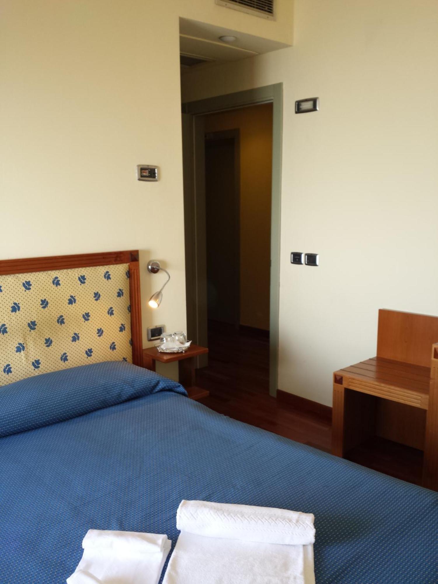 Hotel Il Castellaccio Piccione Zimmer foto
